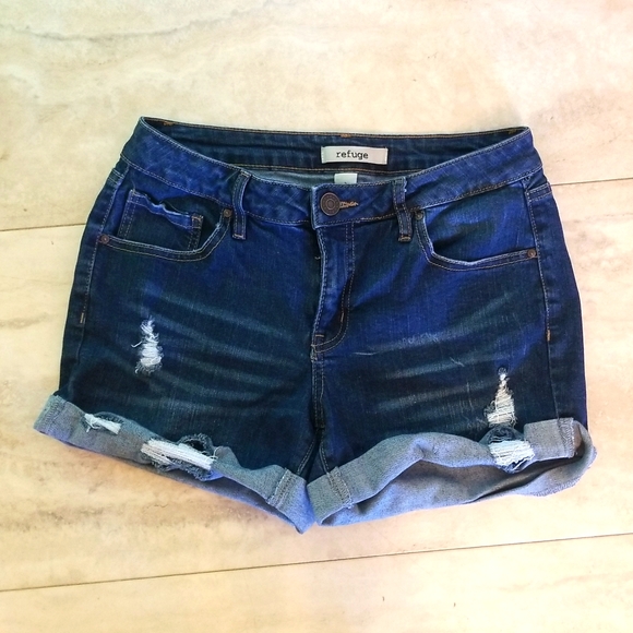 refuge Pants - Refuge Sz: 2 jean shorts cotton blend distressed cuff hem